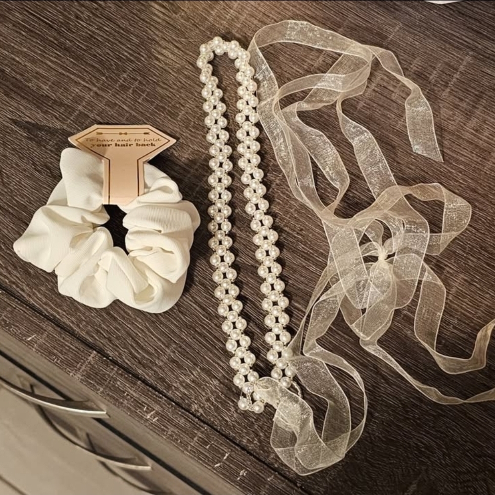 Pearl Belt Set & White Scrunchie Set